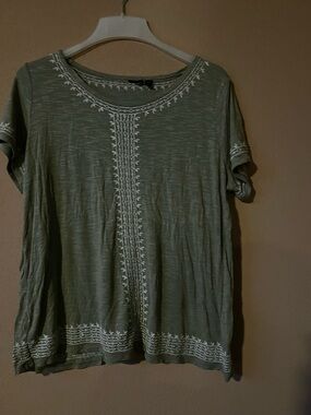 Embroidered Scoop Neck Short Sleeve Top - Olive Green